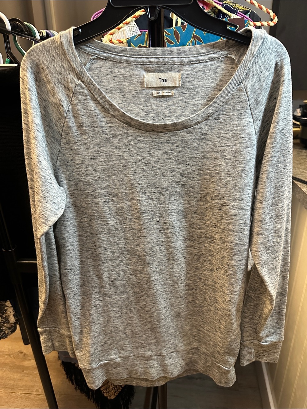 ⭐️ TNA XXS long sleeve tee